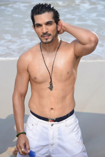 Arjun Bijlani Shirtless