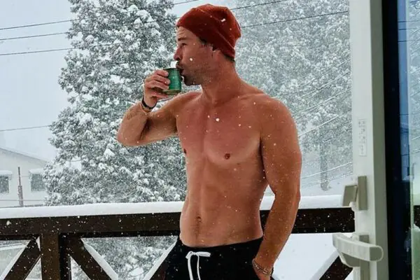 Chris Hemsworth Shirtless 2