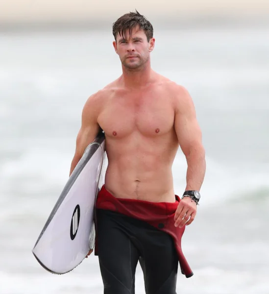 Chris Hemsworth Shirtless 3