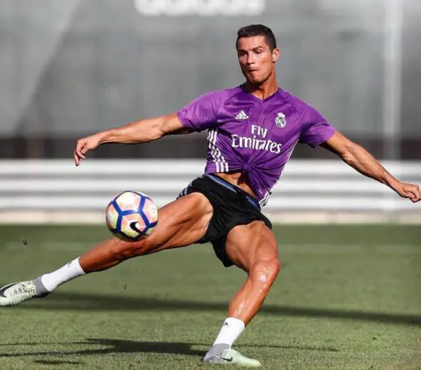 Cristiano Ronaldo Shirtless 3