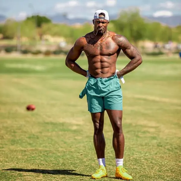 DK Metcalf Shirtless 2