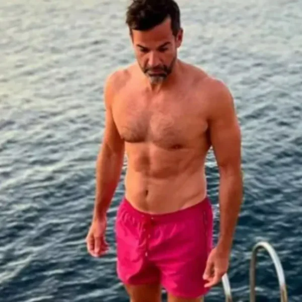 Gethin Jones Shirtless 3