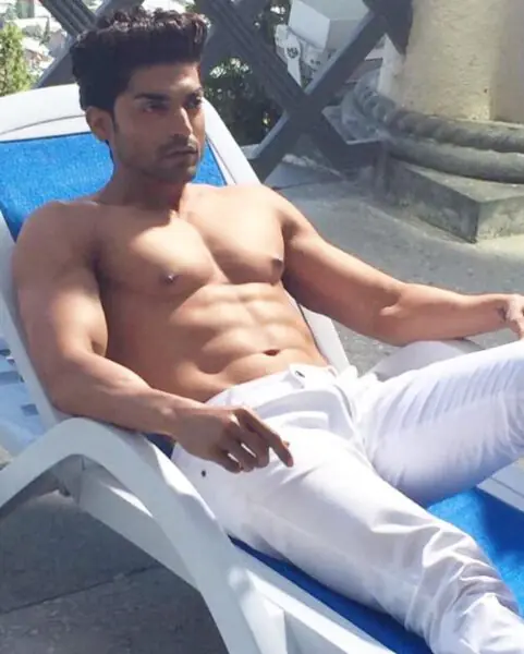 Gurmeet Choudhary Shirtless