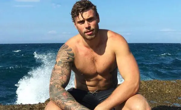 Gus Kenworthy Shirtless