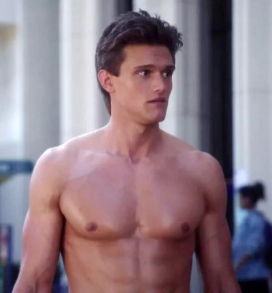 Hartley Sawyer Shirtless