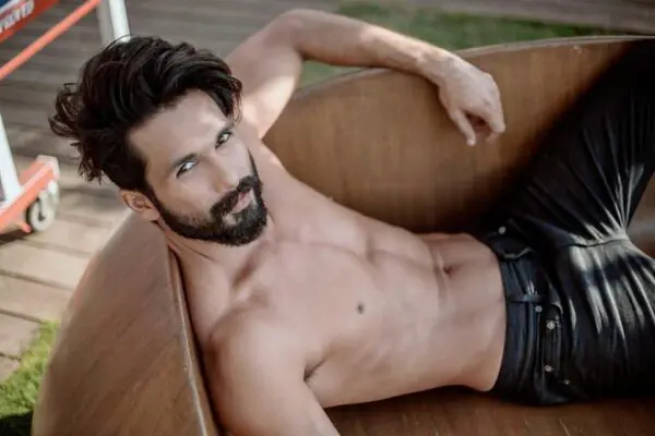 Shahid Kapoor Shirtless 4 Shahid Kapoor Shirtless 4
