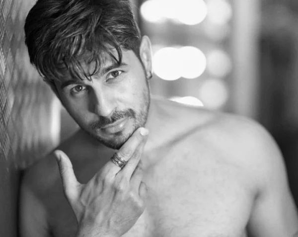 Sidharth Malhotra Shirtless 5 Sidharth Malhotra Shirtless 5