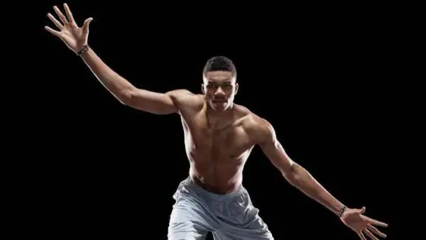 Giannis Antetokounmpo Shirtless Giannis Antetokounmpo Shirtless