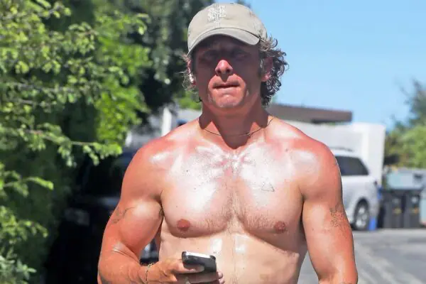Jeremy Allen White Shirtless 3 Jeremy Allen White Shirtless 3