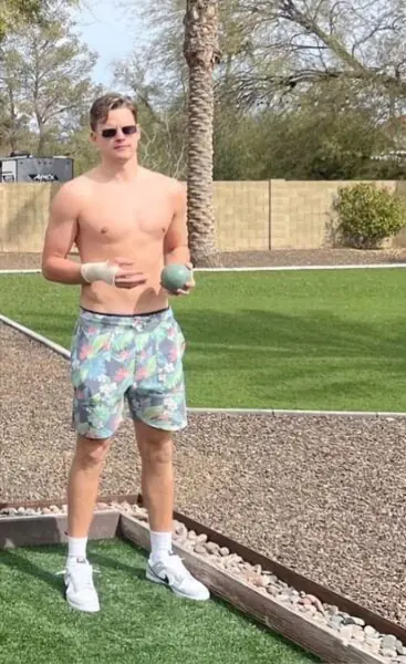 Joe Burrow Shirtless 2 Joe Burrow Shirtless 2