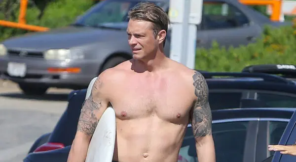 Joel Kinnaman Shirtless Joel Kinnaman Shirtless