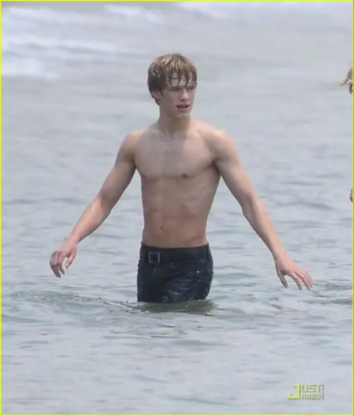 Lucas Till Shirtless Lucas Till Shirtless