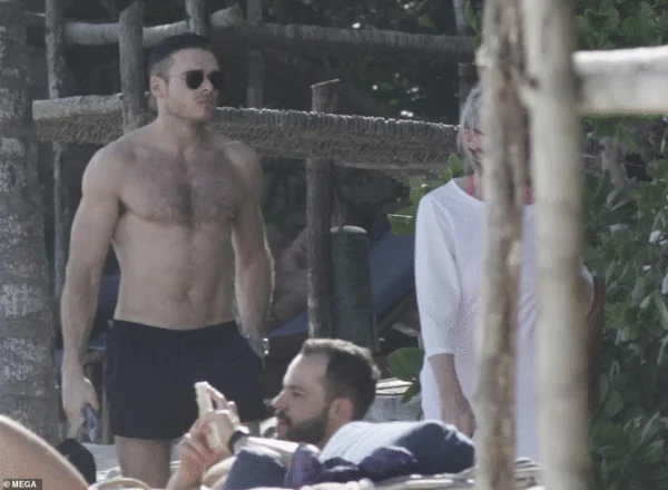 Richard Madden Shirtless 3 Richard Madden Shirtless 3