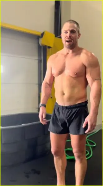 Stephen Amell Shirtless Stephen Amell Shirtless