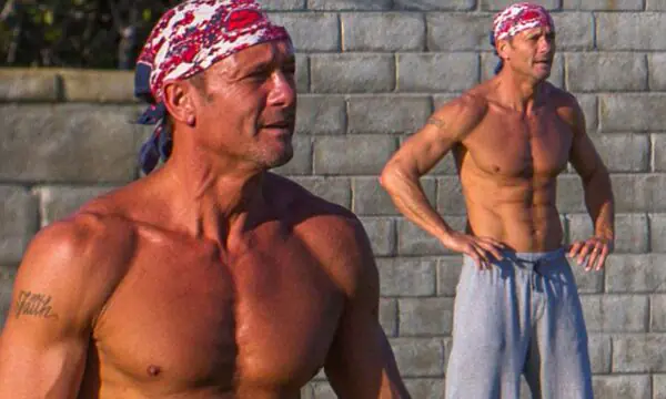 Tim McGraw Shirtless 2 Tim McGraw Shirtless 2