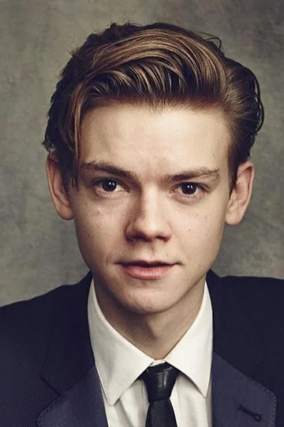 Thomas Brodie Sangster Shirtless 4 Thomas Brodie Sangster Shirtless 4