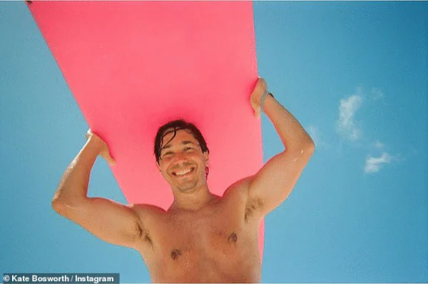 Justin Long Shirtless 4 Justin Long Shirtless 4