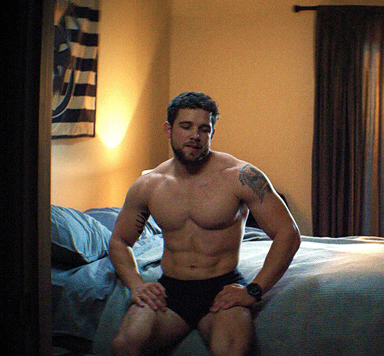 Max Thieriot Shirtless 4