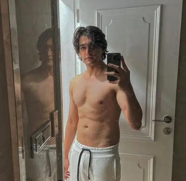 Mohsin Khan Shirtless Mohsin Khan Shirtless