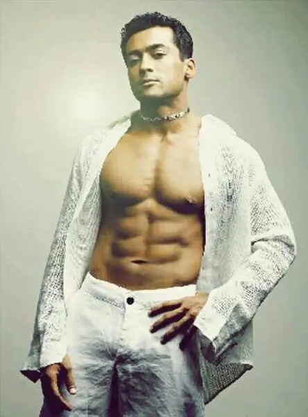 Surya Shirtless 2
