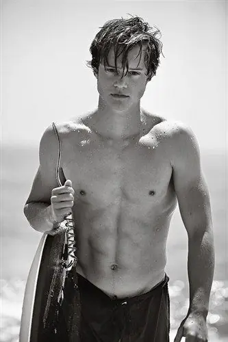 Rudy Pankow Shirtless Rudy Pankow Shirtless