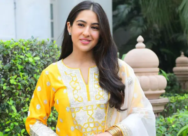 Sara Ali Khan Family 3