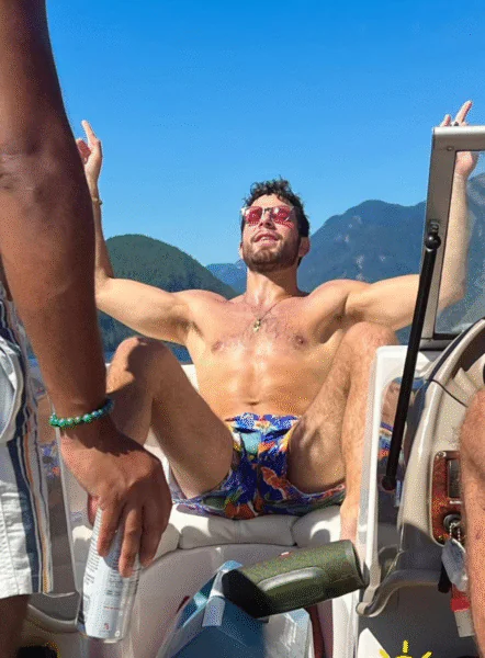 Skylar Astin Shirtless 3