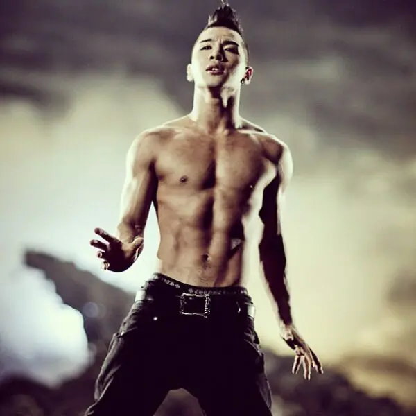 Taeyang Shirtless 3