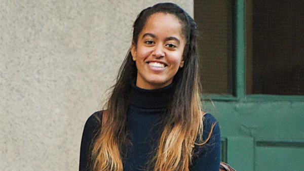 Malia Obama Family 3