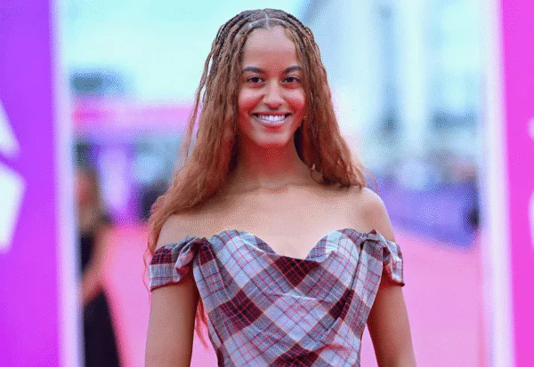 Malia Obama Family 5