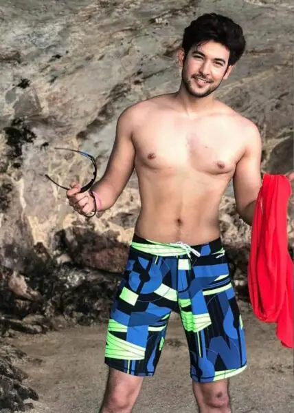 Shivin Narang Shirtless