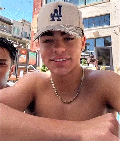 Malachi Barton Shirtless 2