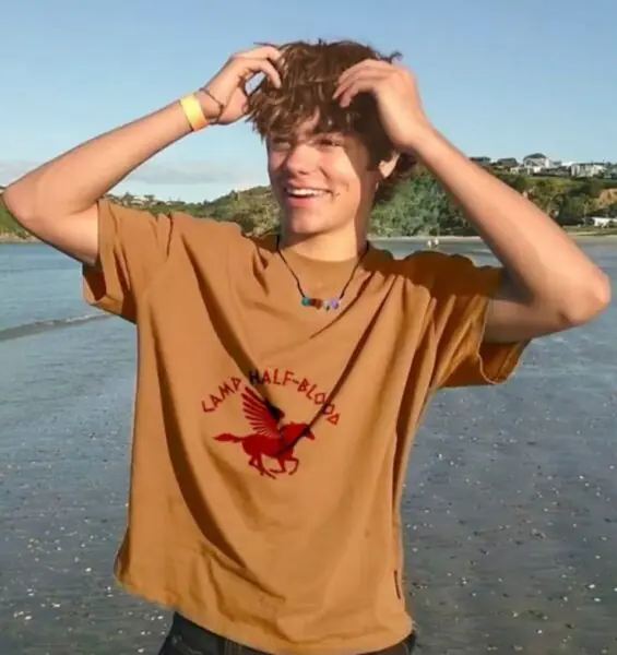 Malachi Barton Shirtless 5