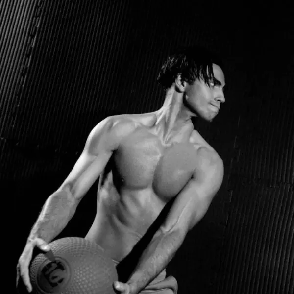 Mena Massoud Shirtless 5