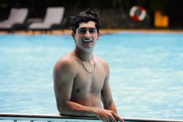 Naseem Shah Shirtless Naseem Shah Shirtless