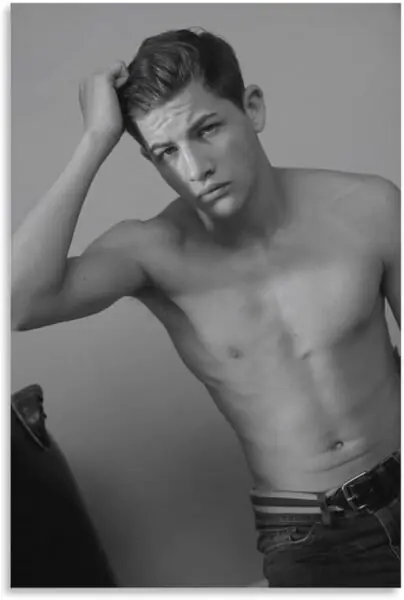 Tye Sheridan Shirtless