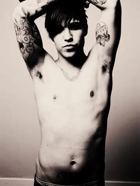 Pete Wentz Shirtless