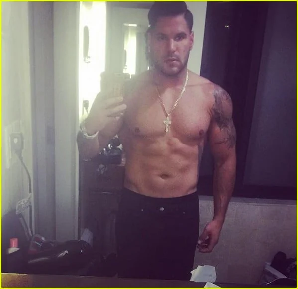 Ronnie Ortiz Magro Shirtless