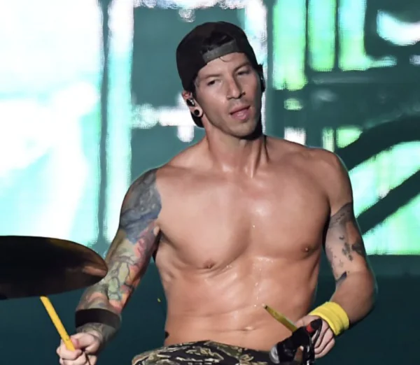 Josh Dun Shirtless 3