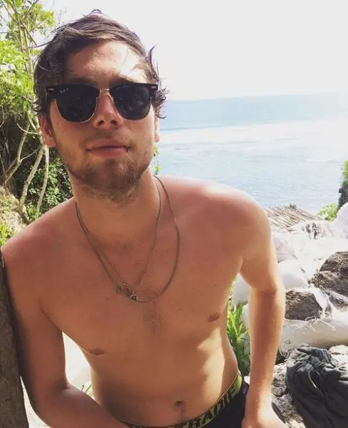 Luke Hemmings Shirtless 2