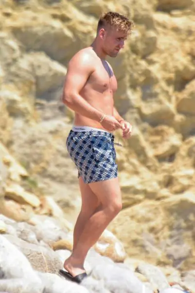 Luke Shaw Shirtless 2