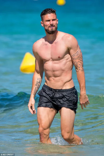 Olivier Giroud Shirtless 3