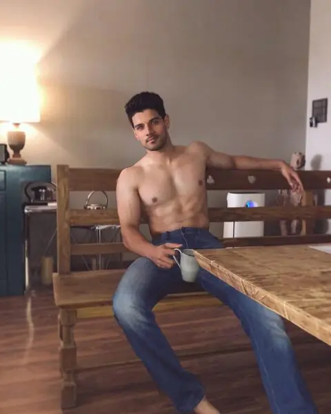 Sooraj Pancholi Shirtless