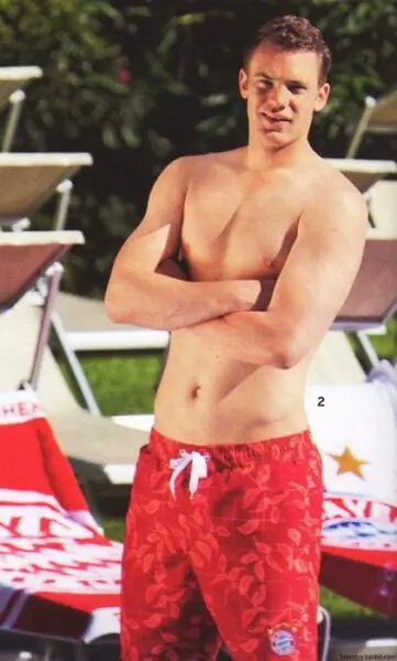 Manuel Neuer Shirtless 2