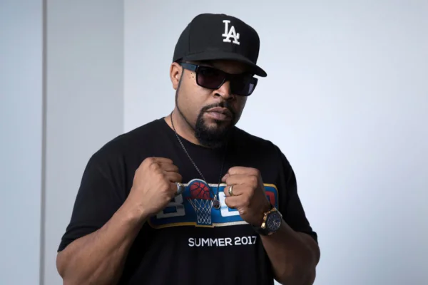 Ice Cube Shirtless 2 Ice Cube Shirtless 2
