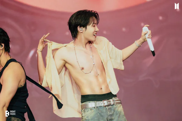 J Hope Shirtless 3