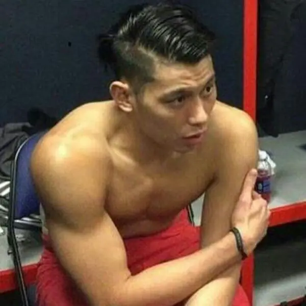 Jeremy Lin Shirtless