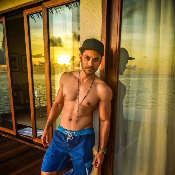 Kunal Khemu Shirtless 2