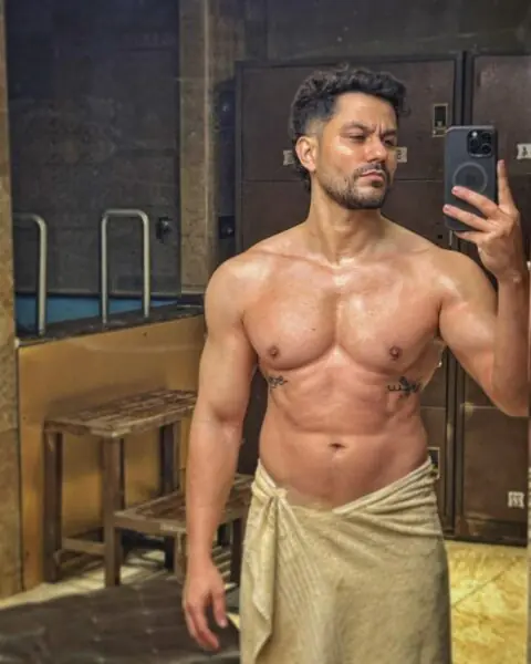 Kunal Khemu Shirtless