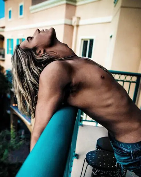 Luke Eisner Shirtless 5